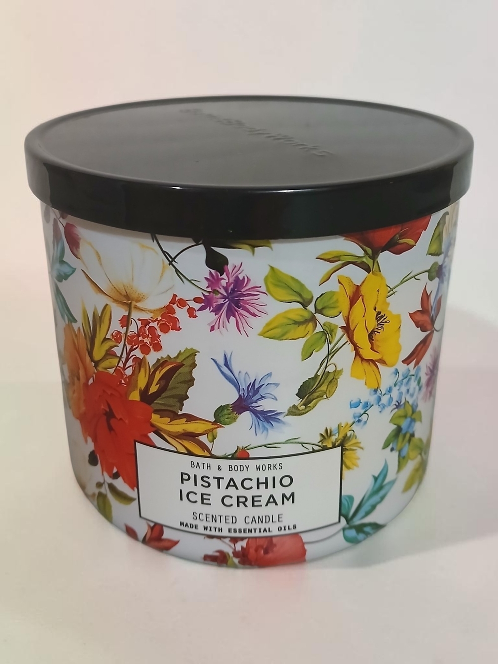 Bath & Body Works Pistachio Ice Cream Scented Candle - Floral White